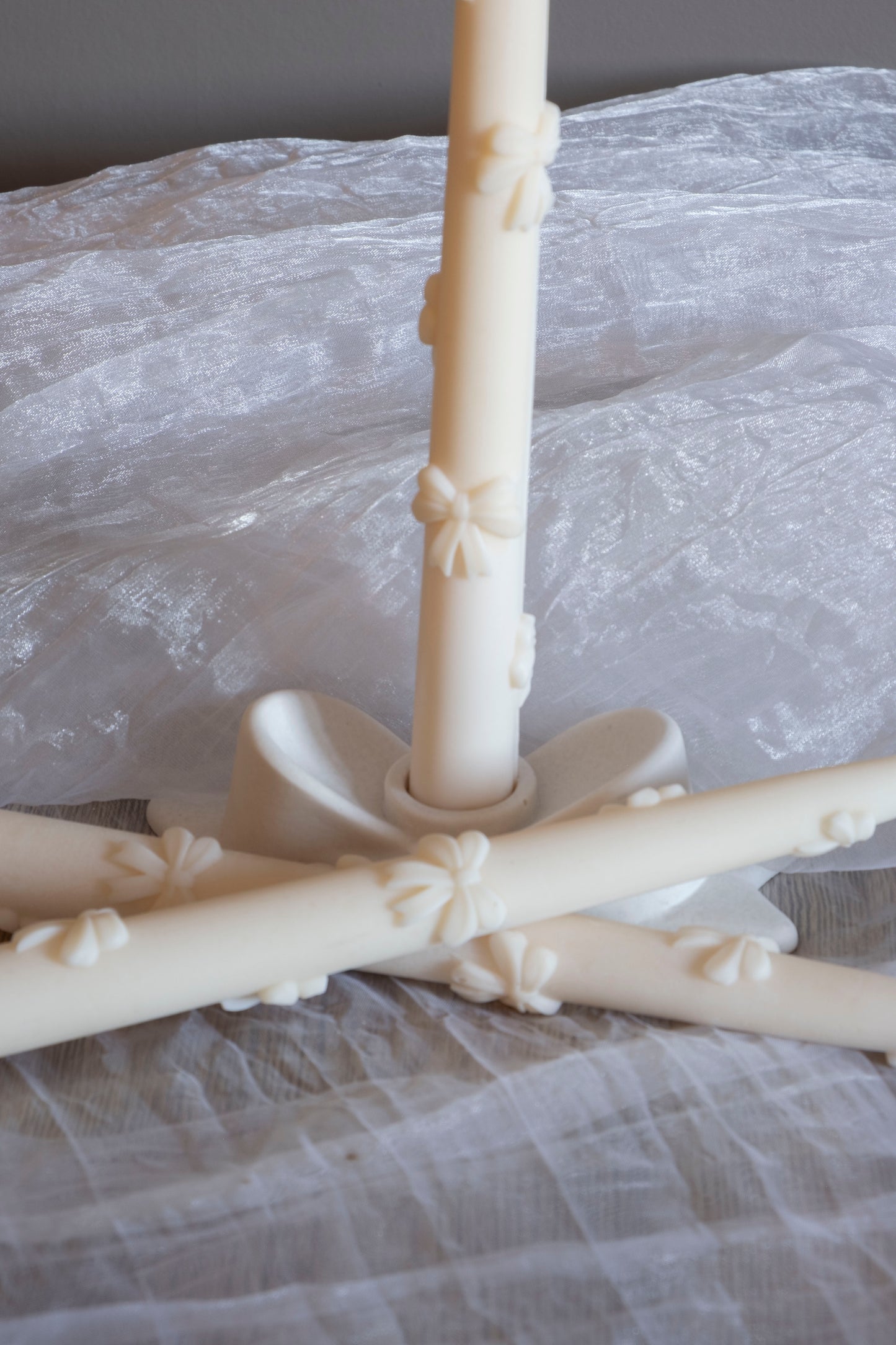 Lange kaars met strikjes